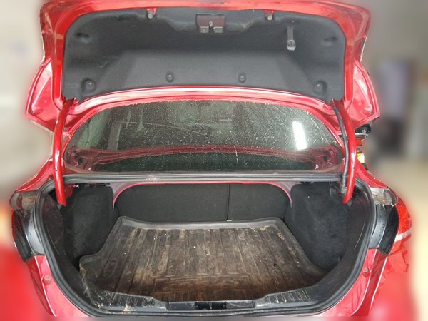 Ford Focus 2018, 77600 км, за 6226 USD - фото 16