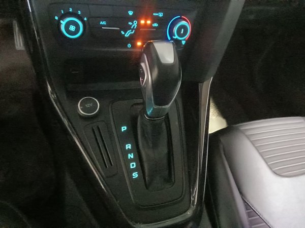 Ford Focus 2018, 77600 км, за 6226 USD - фото 13