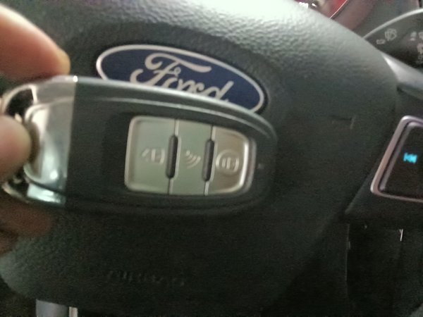 Ford Focus 2018, 77600 км, за 6226 USD - фото 17
