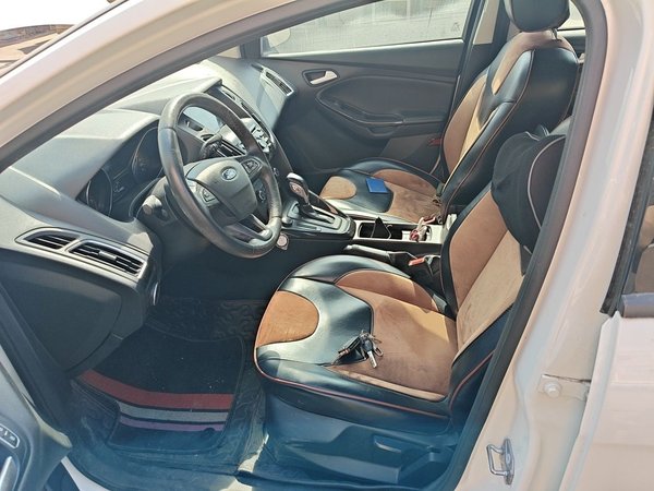 Ford Focus 2018, 59000 км, за 7327 USD - фото 12