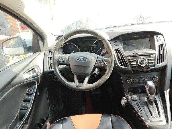 Ford Focus 2018, 59000 км, за 7327 USD - фото 7