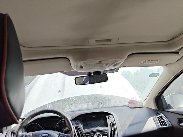 Ford Focus 2018, 59000 км, за 7327 USD - фото 13