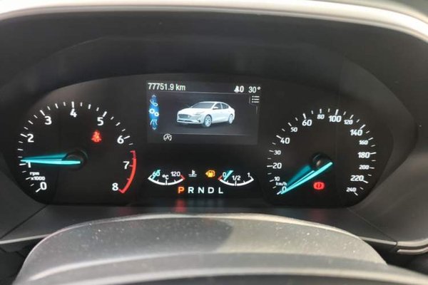 Ford Focus 2019, 77800 км, за 7511 USD - фото 15
