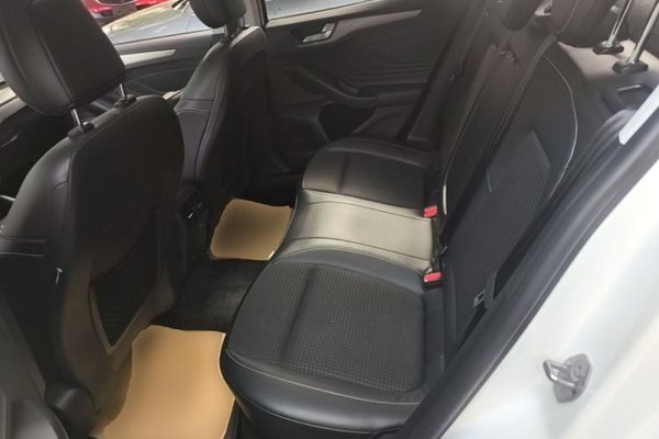 Ford Focus 2019, 77800 км, за 7511 USD - фото 20