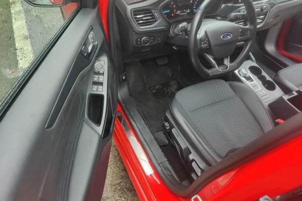 Ford Focus 2019, 53600 км, за 6684 USD - фото 20