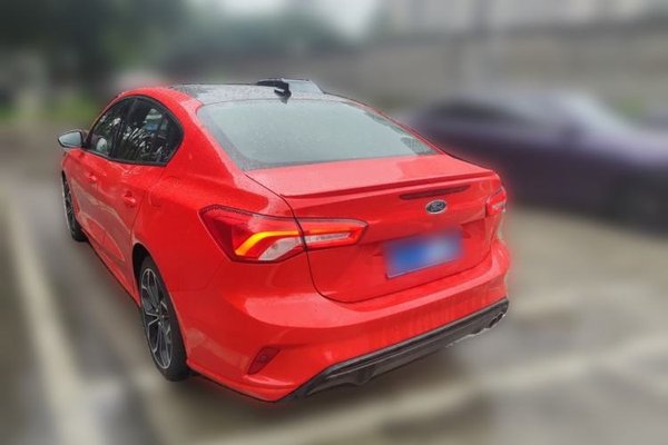 Ford Focus 2019, 53600 км, за 6684 USD - фото 8