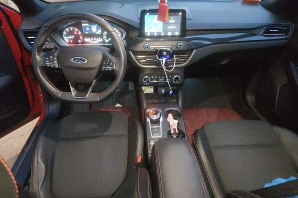 Ford Focus 2019, 66100 км, за 7365 USD - фото 10