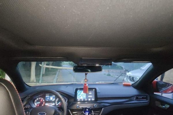 Ford Focus 2019, 66100 км, за 7365 USD - фото 19