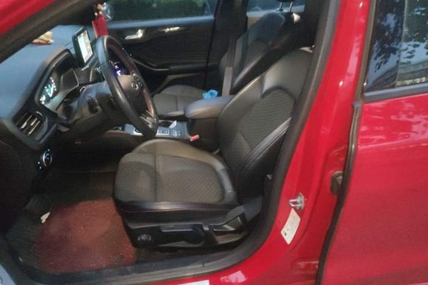 Ford Focus 2019, 66100 км, за 7365 USD - фото 16