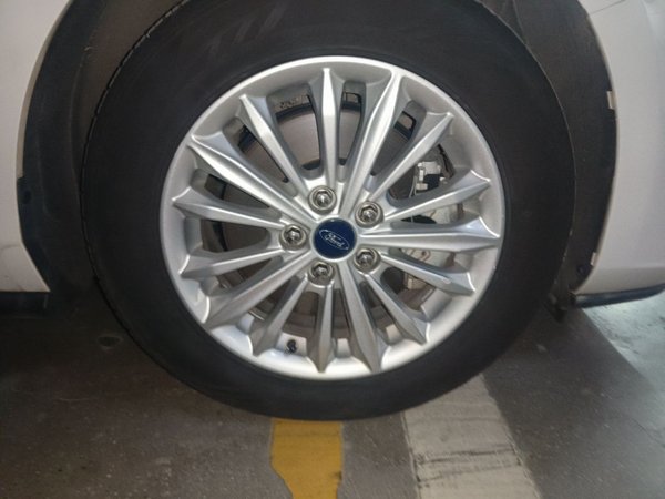 Ford Focus 2019, 97100 км, за 7946 USD