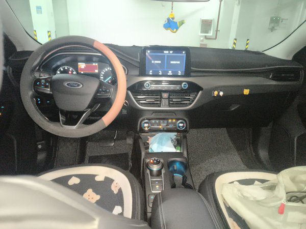 Ford Focus 2019, 97100 км, за 7946 USD - фото 6