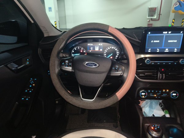 Ford Focus 2019, 97100 км, за 7946 USD - фото 7