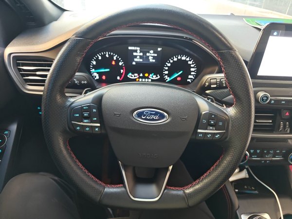 Ford Focus 2020, 60600 км, за 8890 USD - фото 7