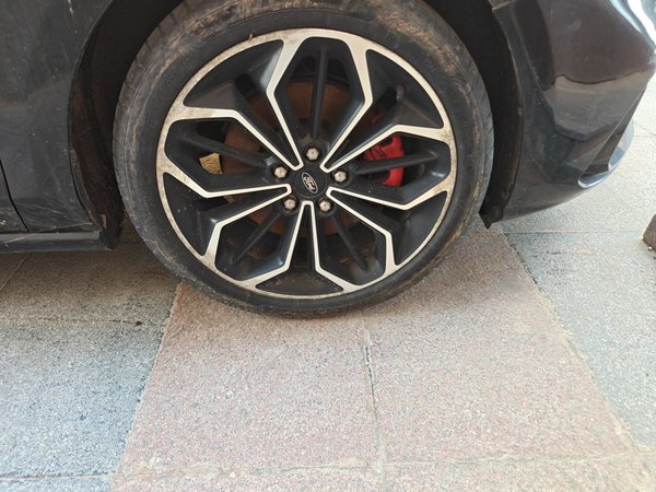Ford Focus 2020, 60600 км, за 8890 USD