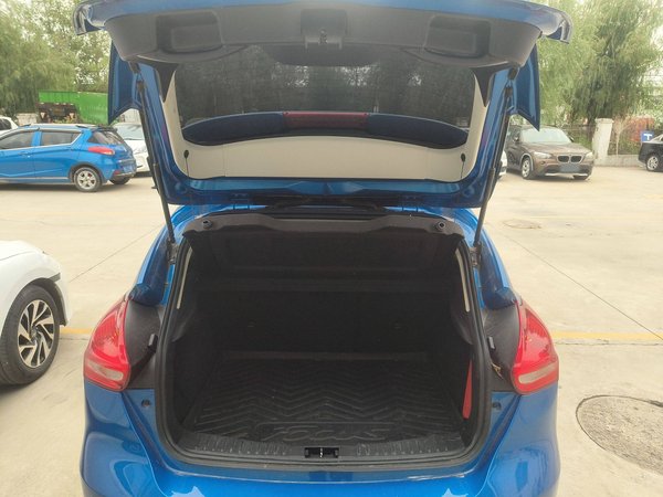 Ford Focus 2020, 64300 км, за 6223 USD - фото 8