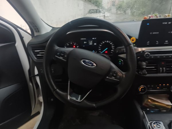 Ford Focus 2020, 31600 км, за 9445 USD - фото 7