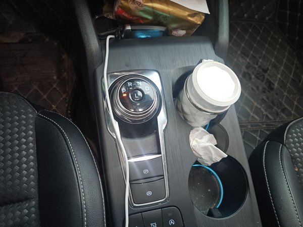 Ford Focus 2020, 31600 км, за 9445 USD - фото 11