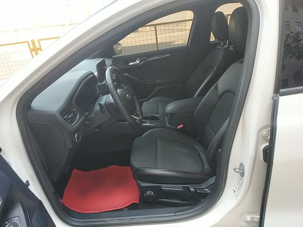 Ford Focus 2020, 54900 км, за 9761 USD - фото 15