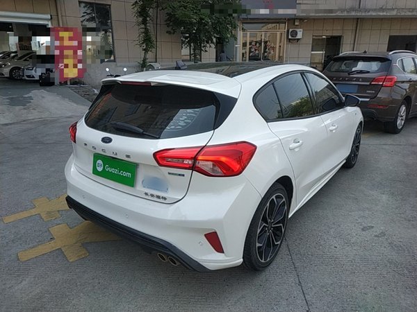 Ford Focus 2020, 54900 км, за 9761 USD