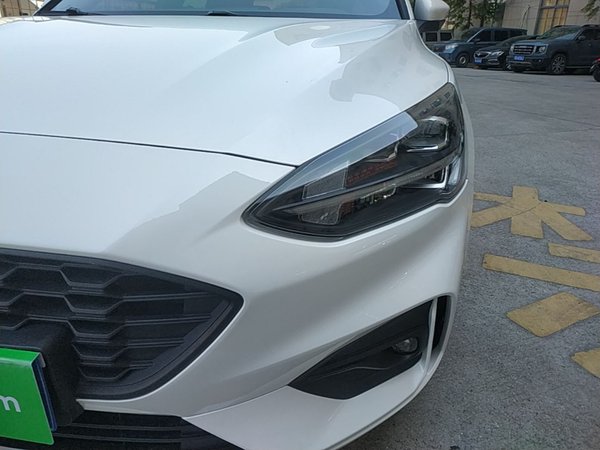 Ford Focus 2020, 54900 км, за 9761 USD - фото 6