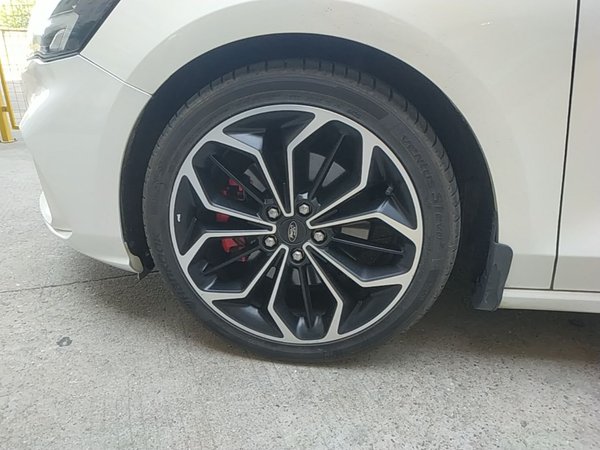 Ford Focus 2020, 54900 км, за 9761 USD