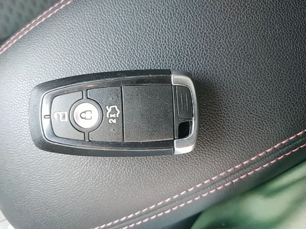Ford Focus 2020, 54900 км, за 9761 USD - фото 9