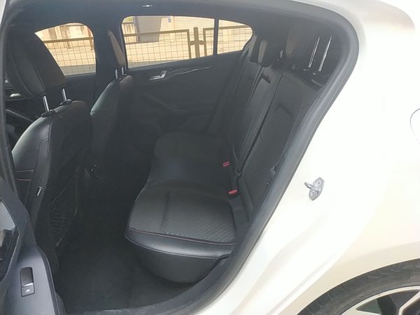 Ford Focus 2020, 54900 км, за 9761 USD - фото 17