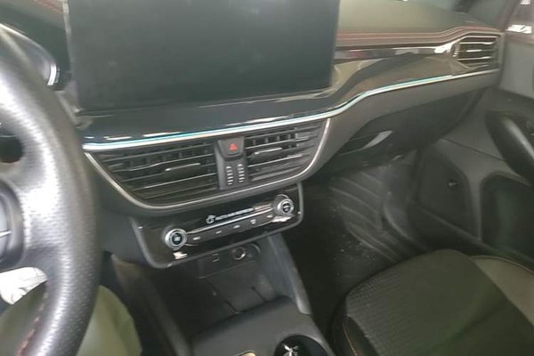 Ford Focus 2021, 77800 км, за 11510 USD - фото 16