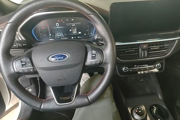 Ford Focus 2021, 77800 км, за 11510 USD - фото 13