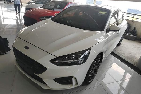 Ford Focus · 2021 год