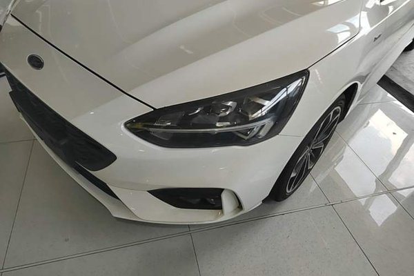 Ford Focus 2021, 77800 км, за 11510 USD - фото 9