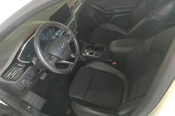 Ford Focus 2021, 77800 км, за 11510 USD - фото 18