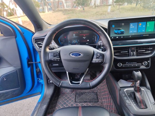 Ford Focus 2022, 14100 км, за 12946 USD - фото 11