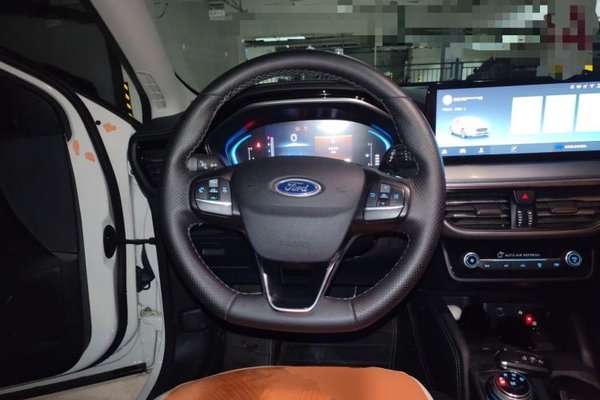 Ford Focus Active 2021, 59800 км, за 8002 USD - фото 10