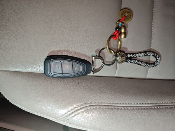 Ford Kuga 2013, 162000 км, за 4653 USD