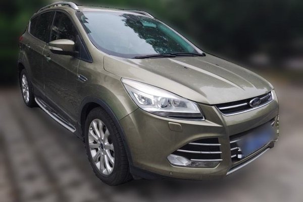 Ford Kuga 2013, 72800 км, за 4641 USD