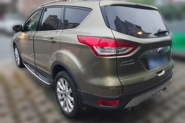 Ford Kuga 2013, 72800 км, за 4641 USD