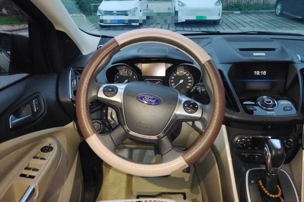 Ford Kuga 2013, 72800 км, за 4641 USD - фото 9