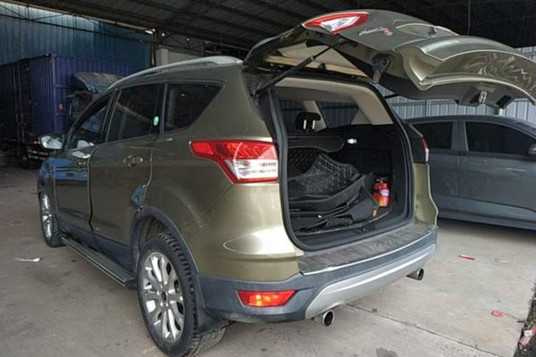 Ford Kuga 2015, 100500 км, за 5256 USD