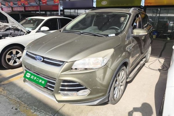 Ford Kuga · 2015 год