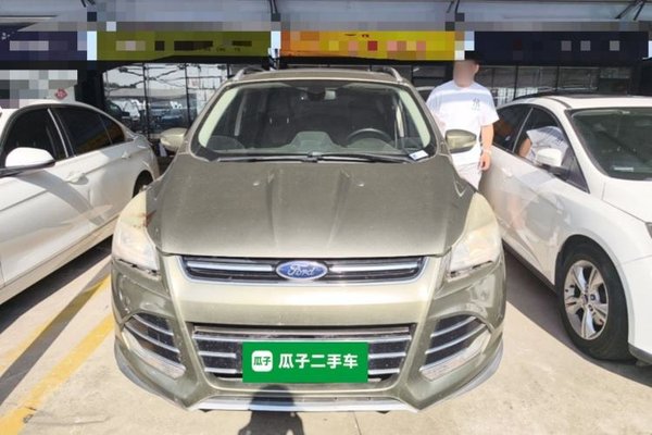 Ford Kuga 2015, 176600 км, за 5212 USD