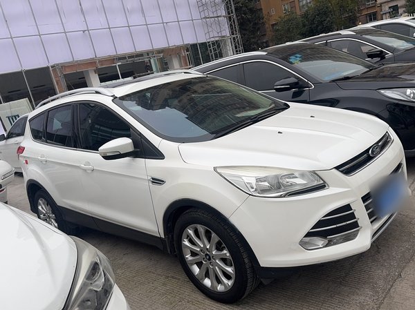 Ford Kuga 2015 1.5L GTDi Two-Wheel Drive Fashion Edition, 2015 года