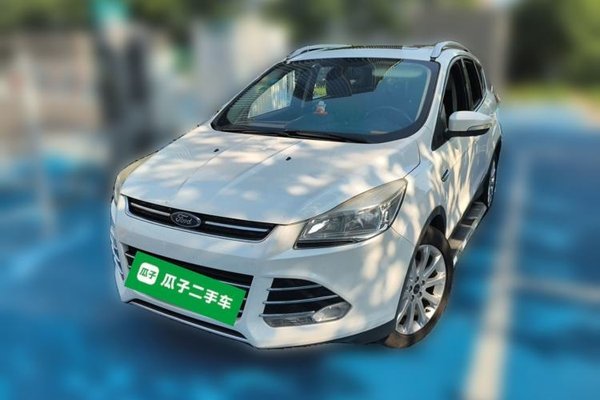Ford Kuga · 2015 год