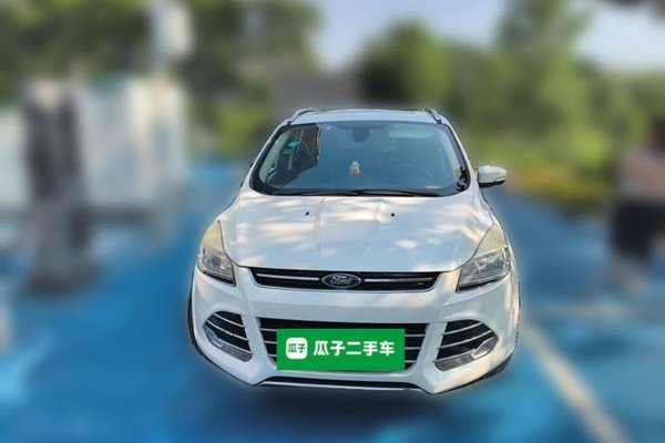 Ford Kuga 2015, 172200 км, за 5453 USD