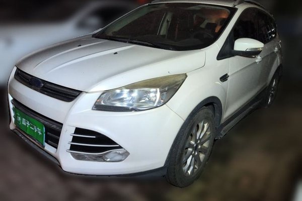 Ford Kuga · 2015 год