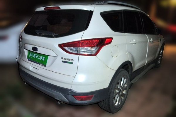 Ford Kuga 2015, 70700 км, за 5860 USD