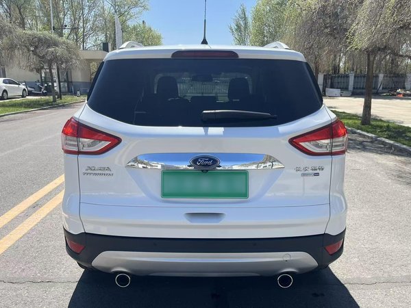 Ford Kuga 2015, 135000 км, за 5940 USD