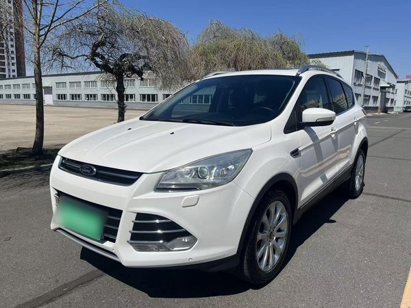 Ford Kuga · 2015 год