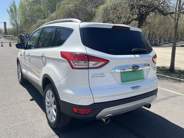 Ford Kuga 2015, 135000 км, за 5940 USD