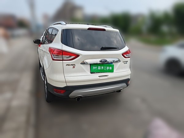 Ford Kuga 2015, 88200 км, за 5355 USD